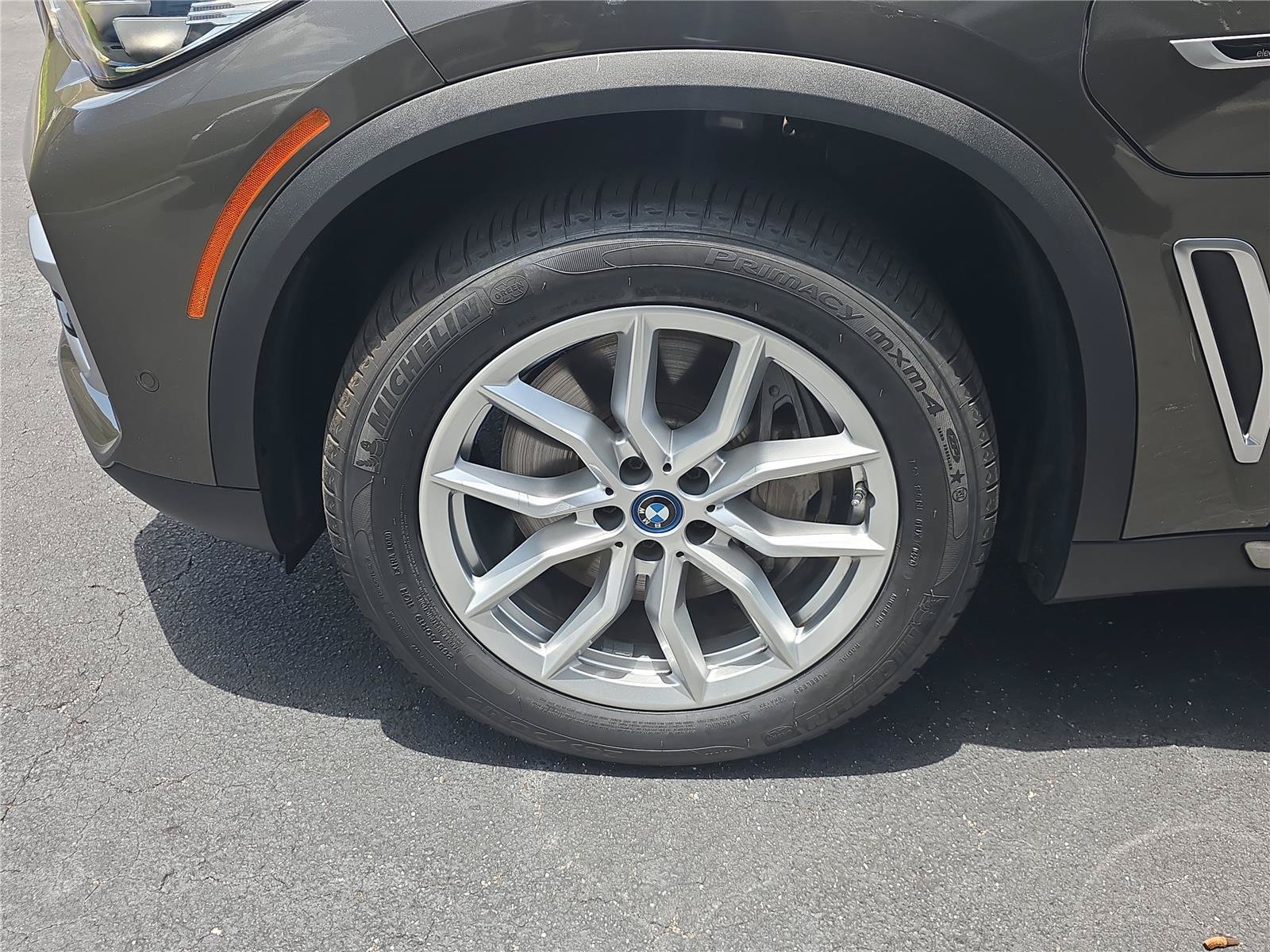 Used 2023 BMW X5 xDrive45e w/ Climate Comfort Package AWD/4WD image 8