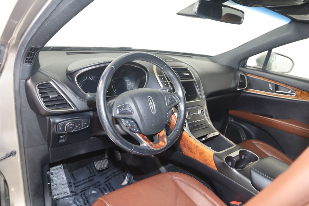 Used 2018 Lincoln MKX Reserve w/ Lincoln MKX Climate Package AWD/4WD image 27