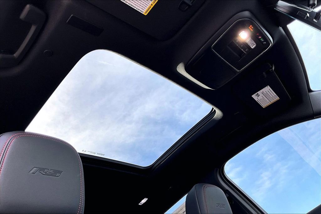 New 2026 Chevrolet Traverse RS image 13