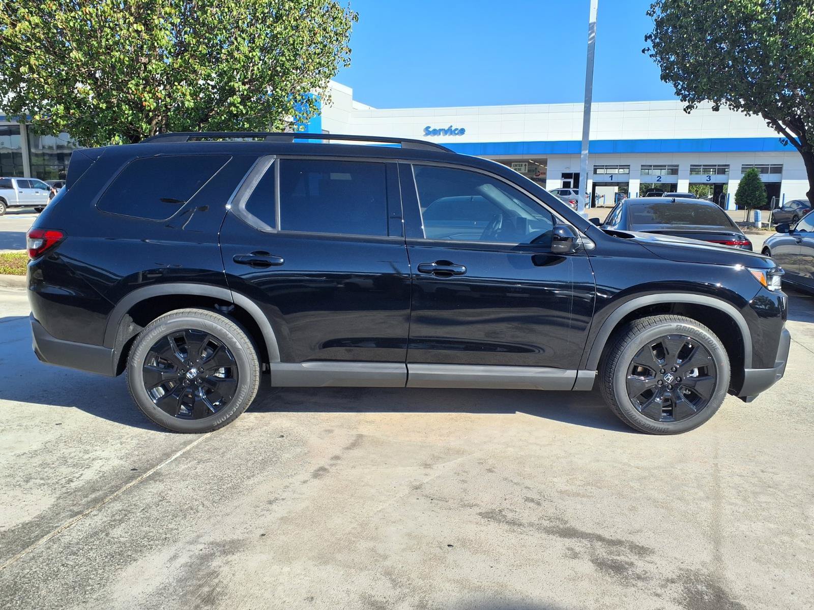 New 2026 Honda Pilot Black Edition image 7