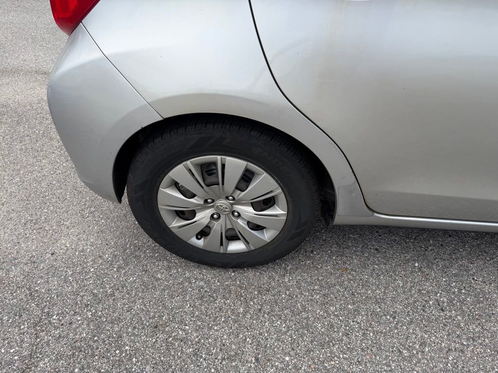 Used 2013 Toyota Yaris LE FWD image 5