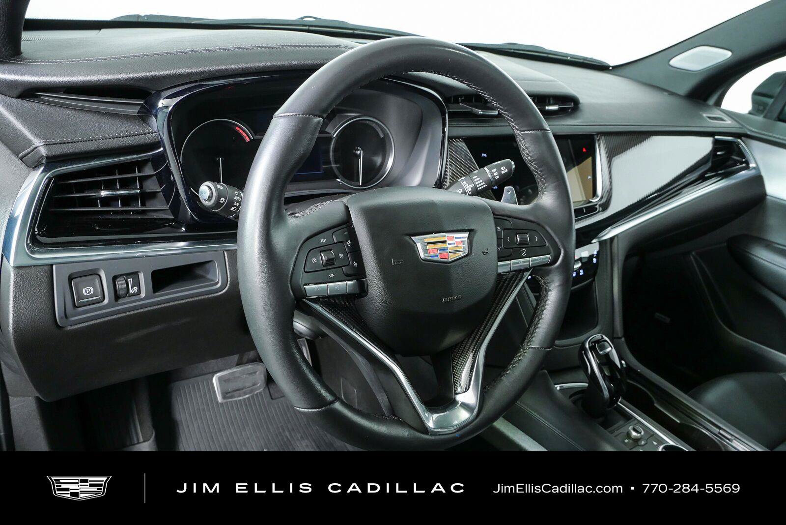 Used 2024 Cadillac XT6 Sport w/ LPO, ONYX Package AWD/4WD image 4