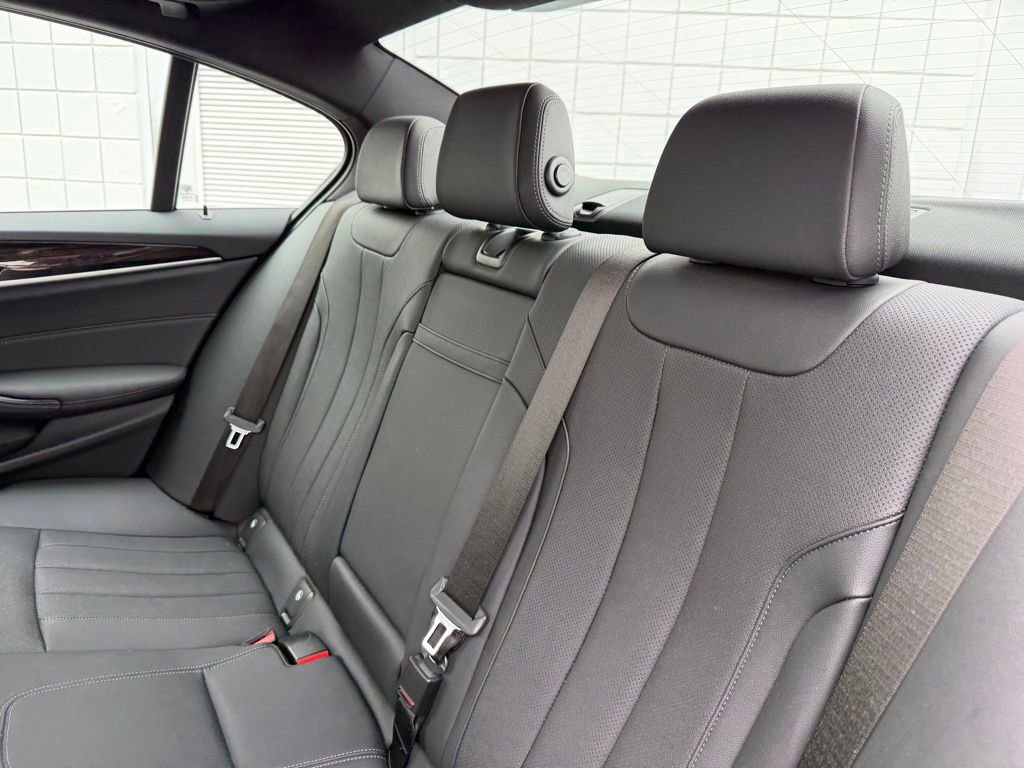 Used 2023 BMW 530i w/ Convenience Package RWD image 18