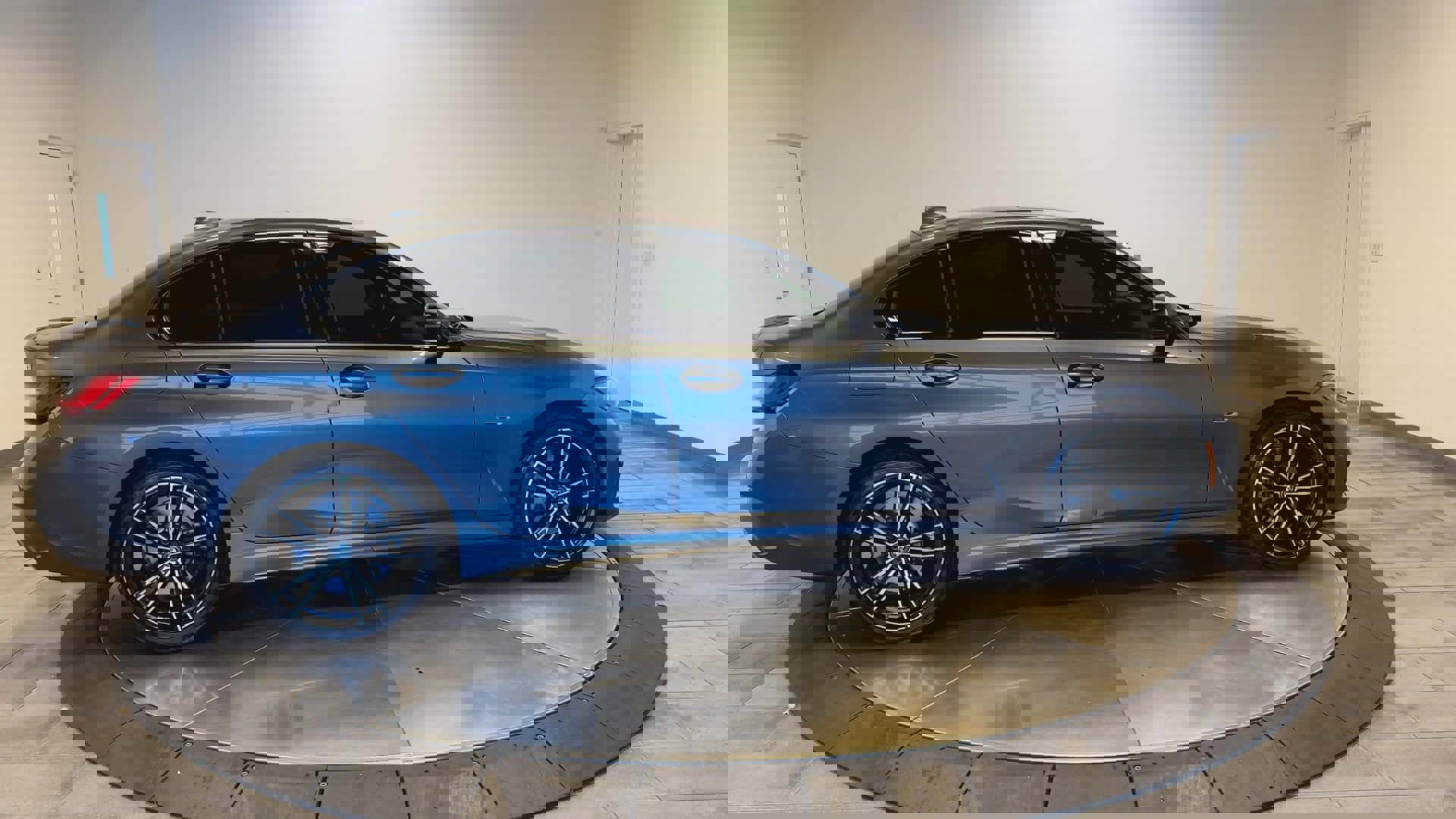 Used 2022 BMW 330e xDrive w/ M Sport Package image 9