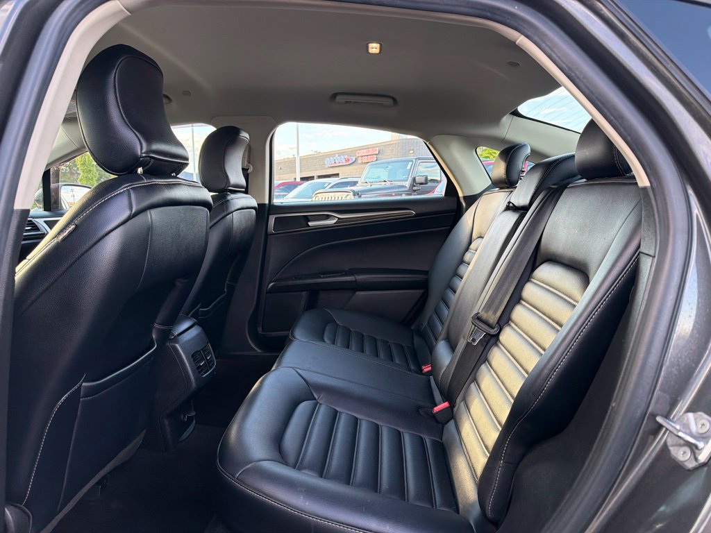 Used 2019 Ford Fusion SEL FWD image 20