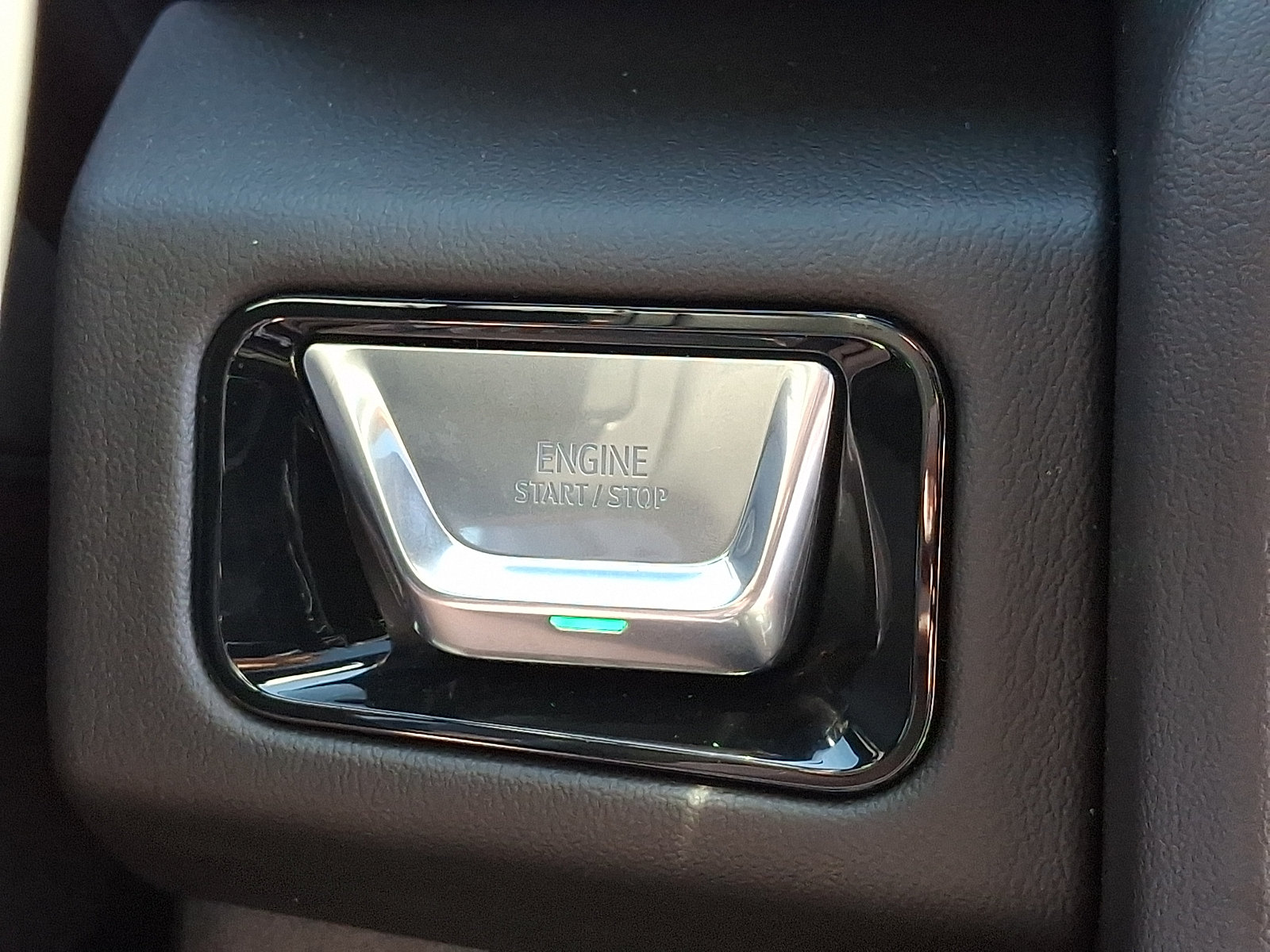 Used 2026 GMC Yukon XL Denali w/ Sun & Power Step Package AWD/4WD image 30
