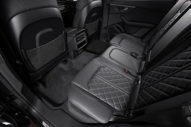 Used 2024 Audi SQ8 Prestige AWD/4WD image 25