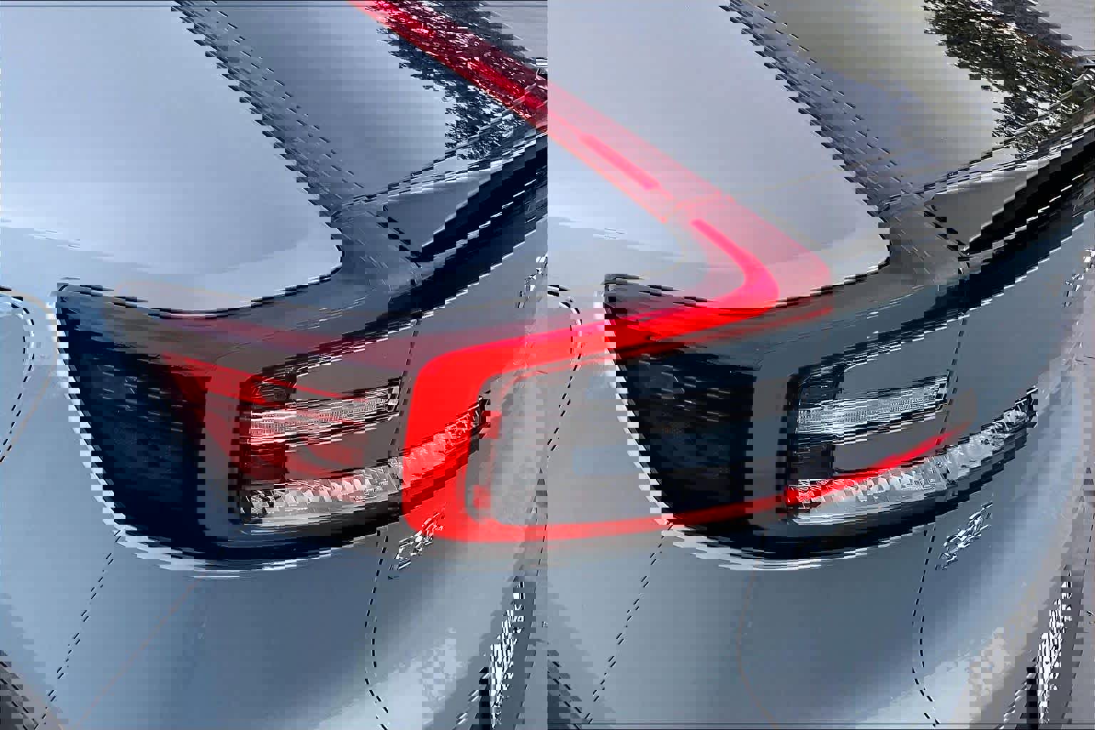 Used 2023 Volvo C40 P8 Recharge Plus w/ Climate Package image 32