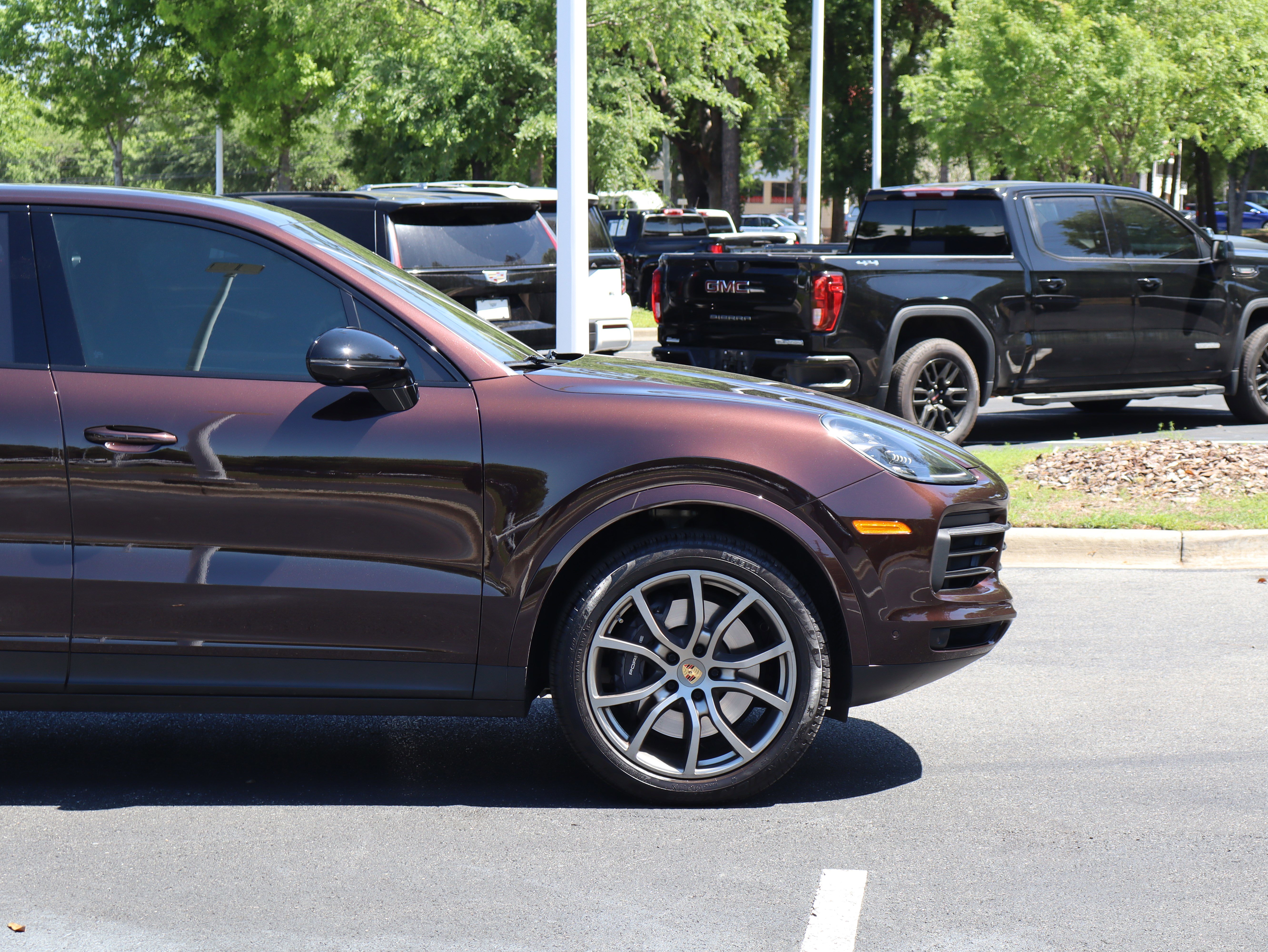 Used 2022 Porsche Cayenne AWD/4WD image 22