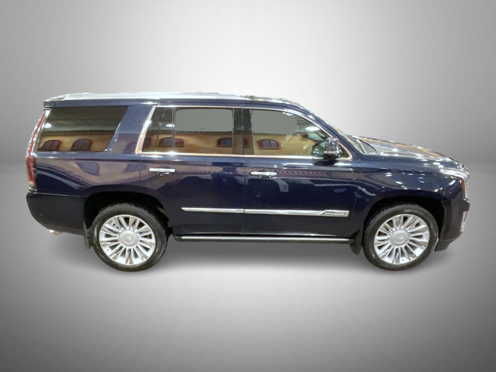 Used 2017 Cadillac Escalade Platinum image 4