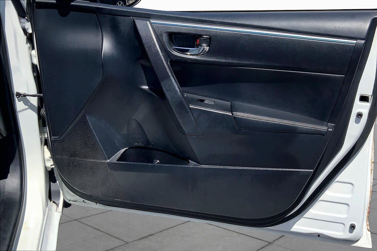 Used 2015 Toyota Corolla S FWD image 22