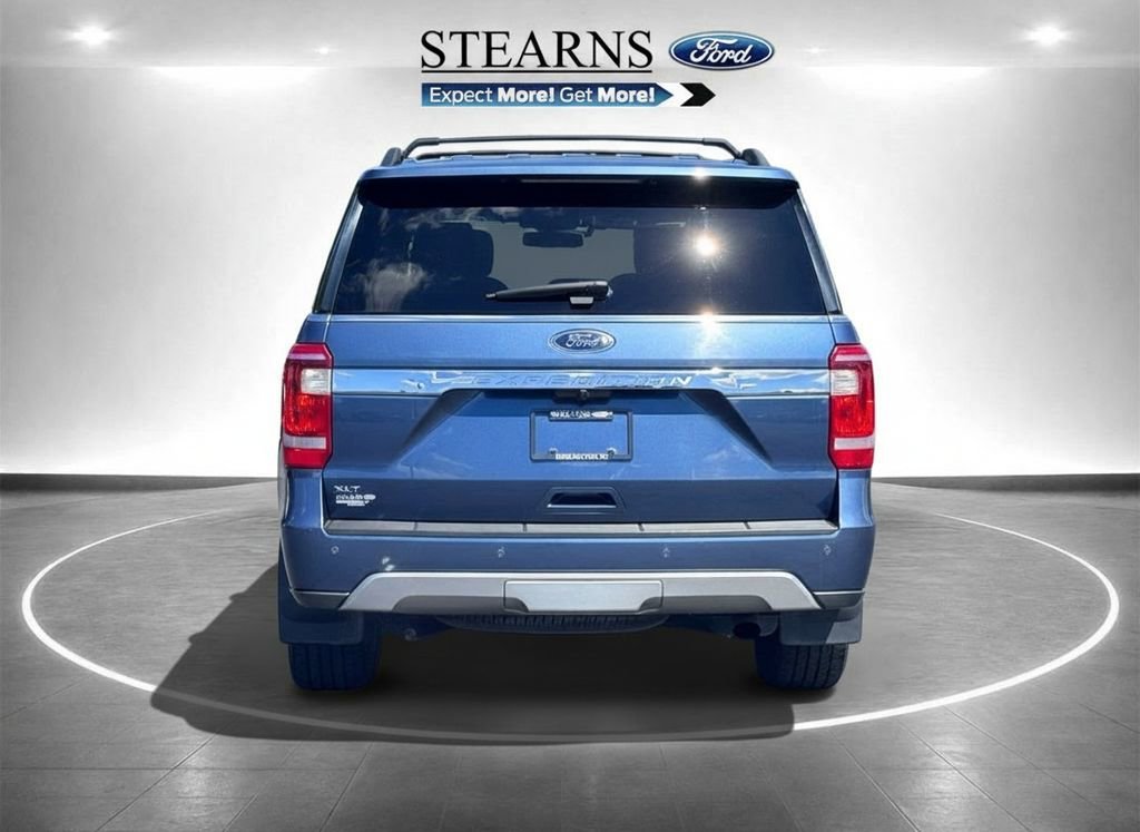 Used 2020 Ford Expedition XLT w/ Equipment Group 202A AWD/4WD image 4