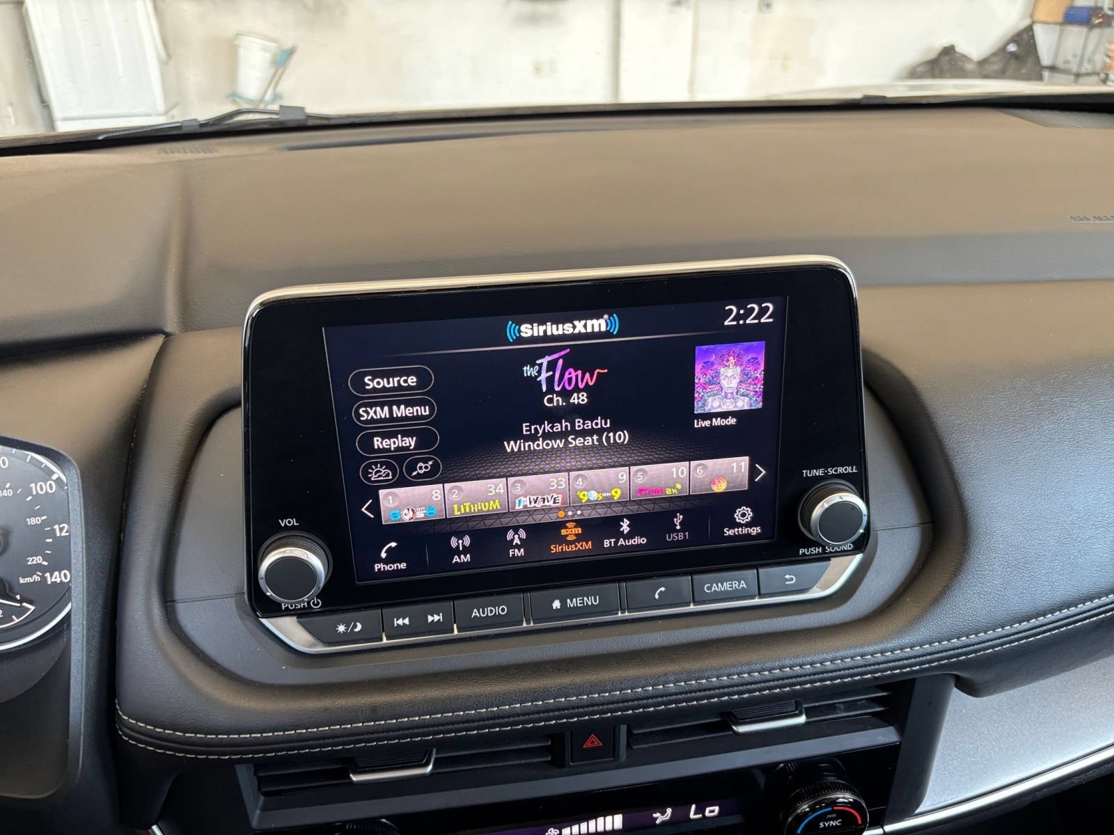 Used 2025 Nissan Rogue SV FWD image 19