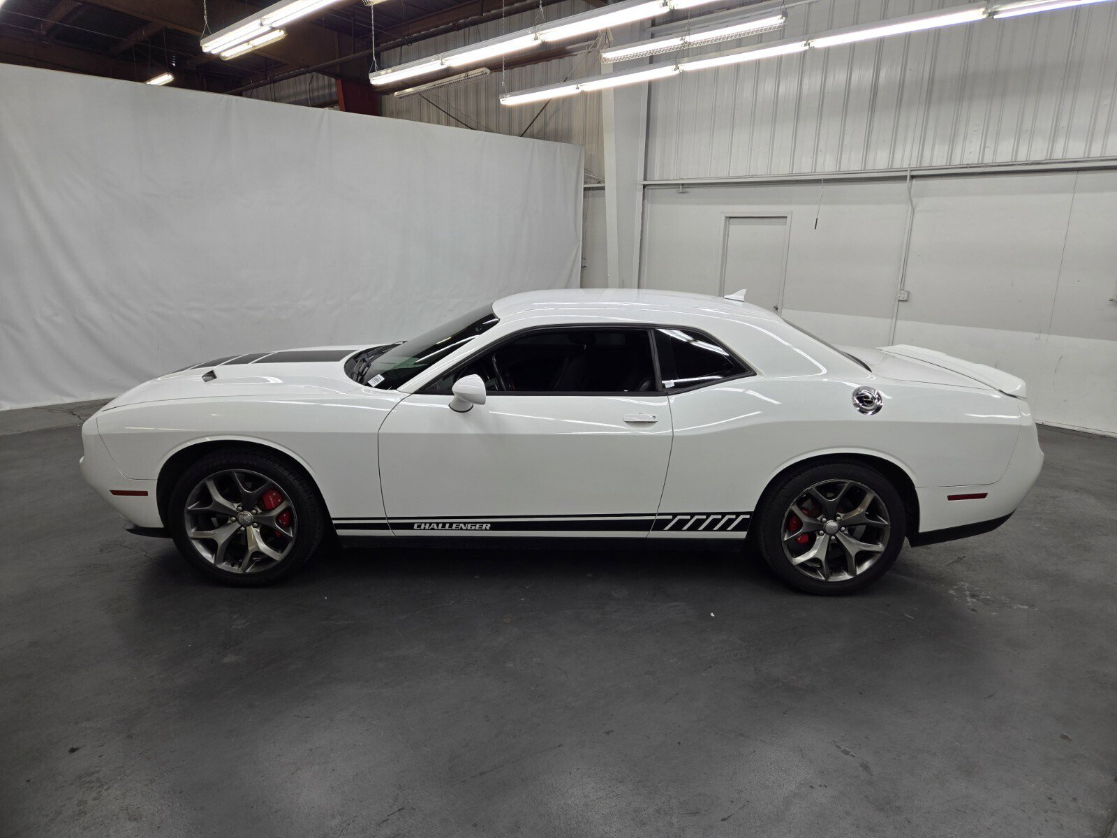 Used 2015 Dodge Challenger SXT Plus RWD image 2