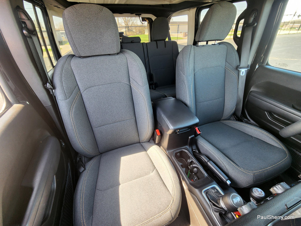 Used 2025 Jeep Wrangler Willys image 4