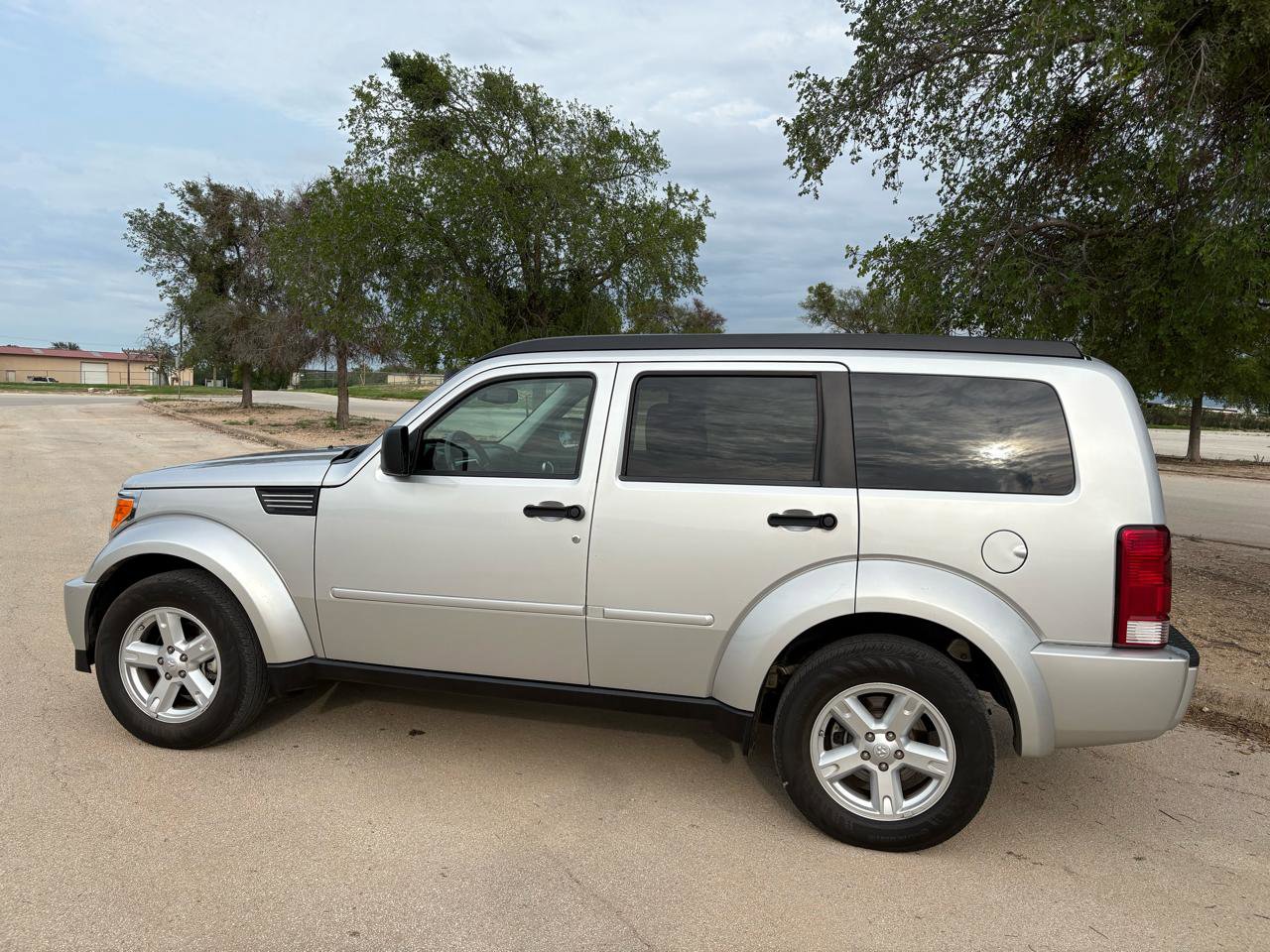 Used 2008 Dodge Nitro SLT w/ Convenience Group RWD image 3