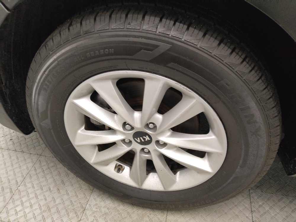 Used 2020 Kia Sorento L FWD image 31