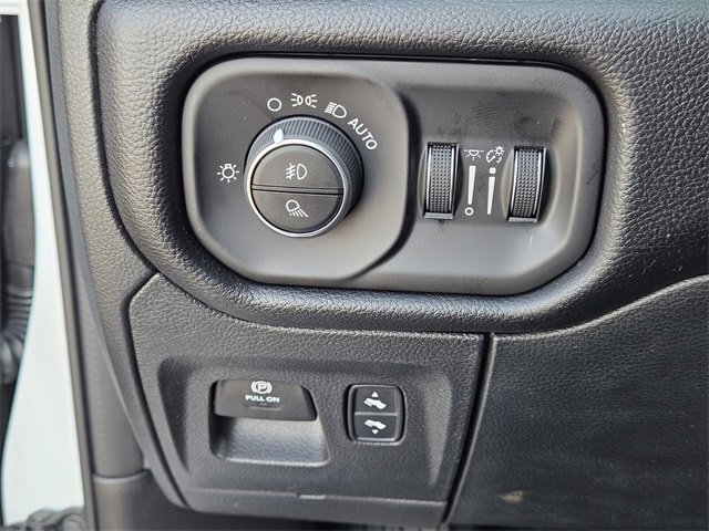 New 2026 RAM 1500 4x4 Crew Cab image 32