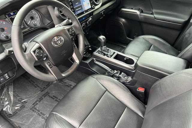 Used 2022 Toyota Tacoma TRD Off-Road w/ TRD Premium Off Road Package AWD/4WD image 14