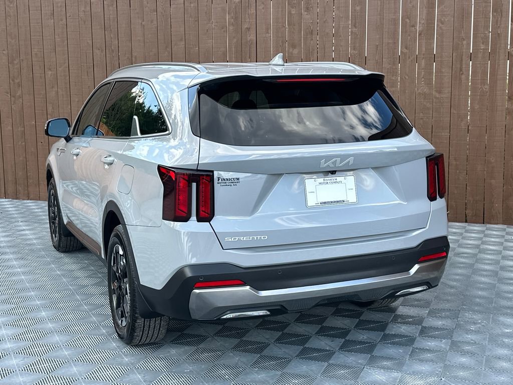 Used 2025 Kia Sorento S image 19