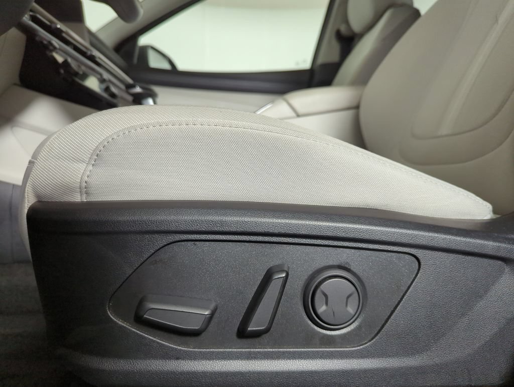 Used 2025 Hyundai Tucson SEL FWD image 25