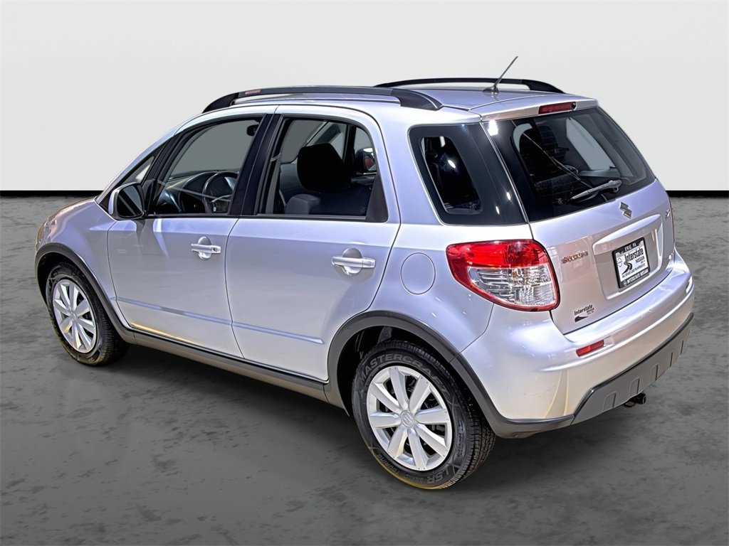 Used 2011 Suzuki SX4 AWD Hatchback image 2