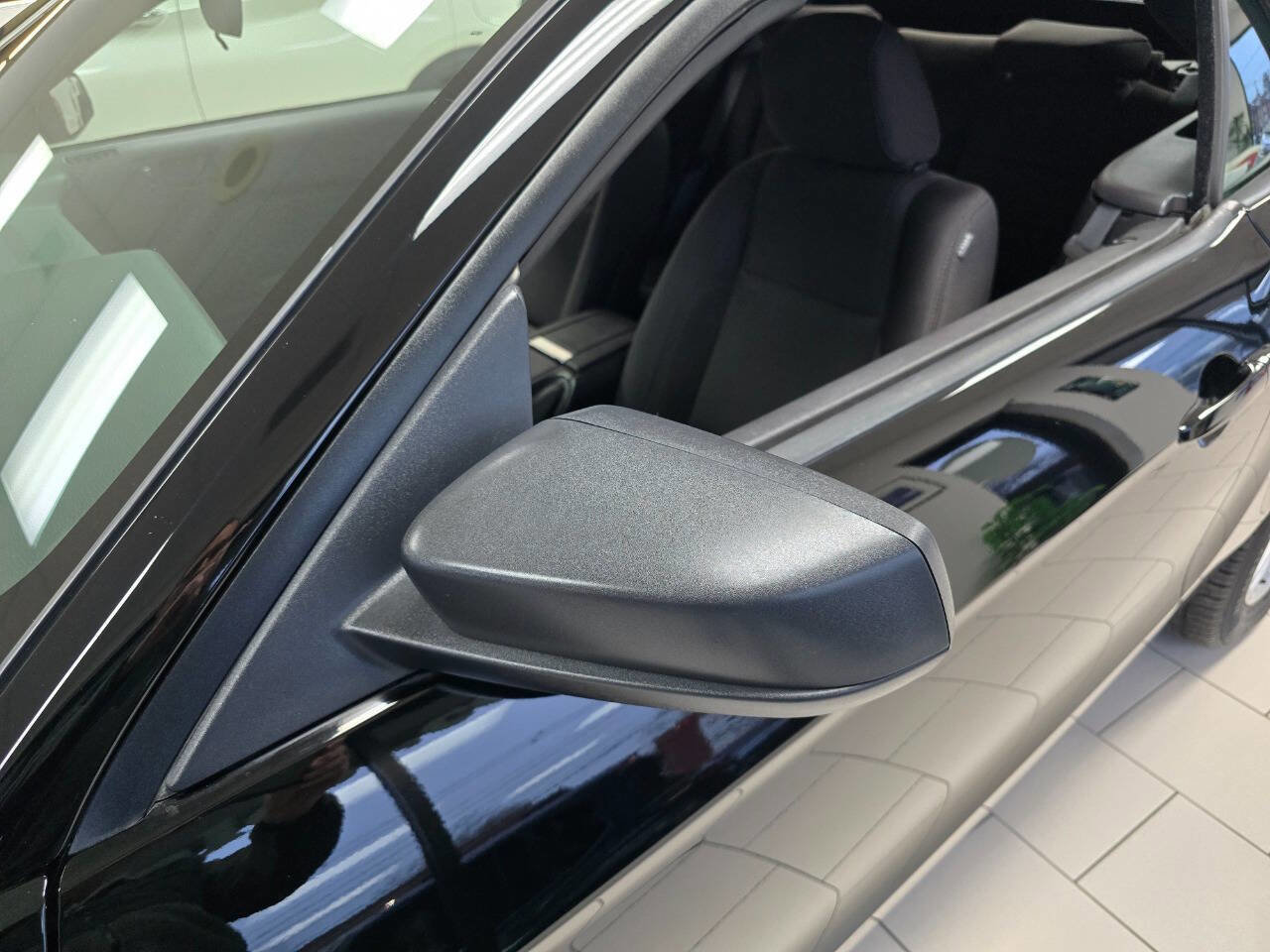 Used 2012 Ford Mustang Convertible image 23