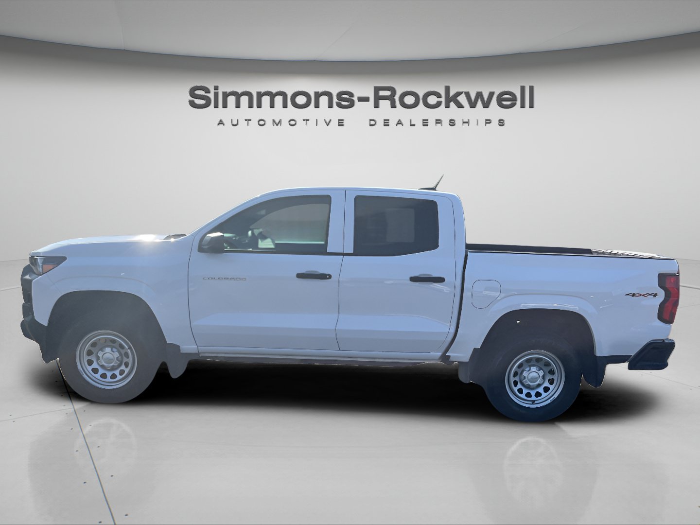 Used 2025 Chevrolet Colorado W/T w/ Advanced Trailering Package AWD/4WD image 2