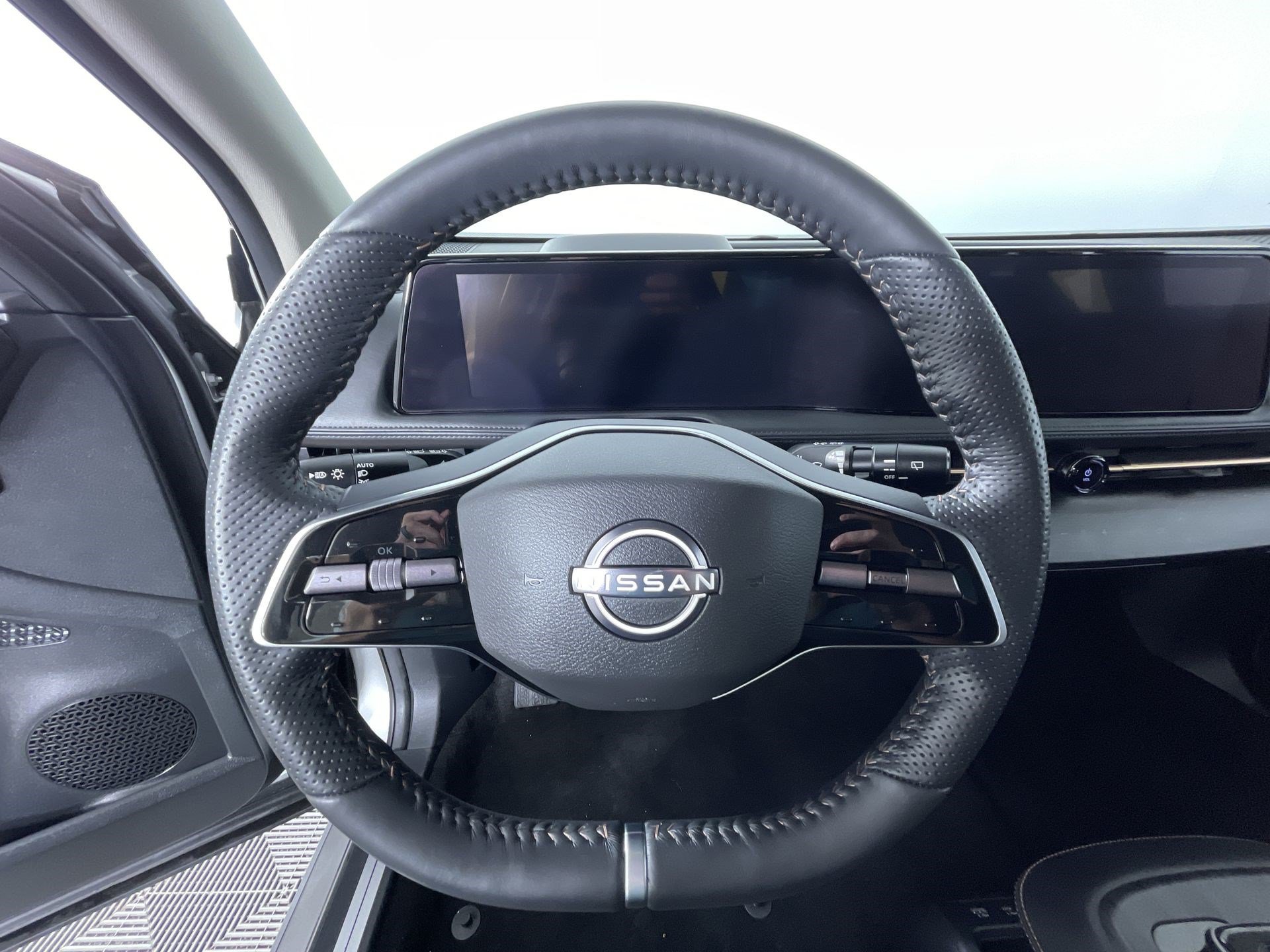 Certified 2023 Nissan Ariya AWD image 16