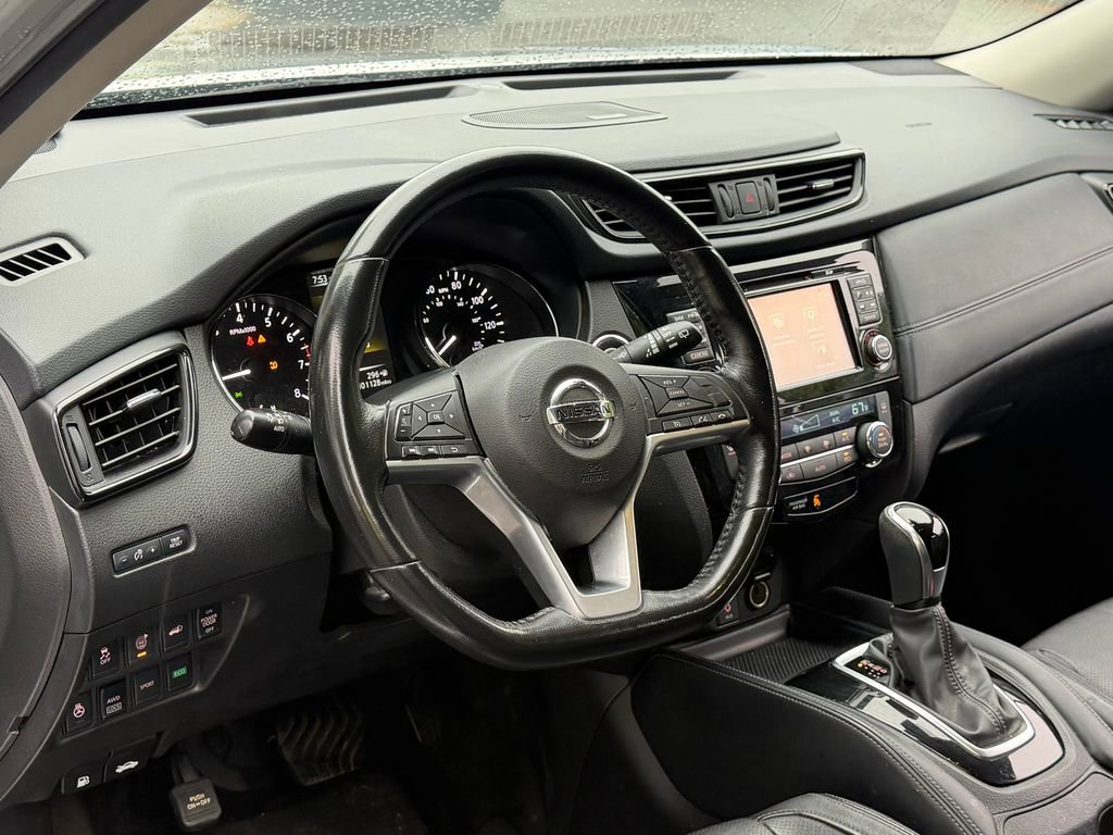 Used 2017 Nissan Rogue SL AWD/4WD image 18