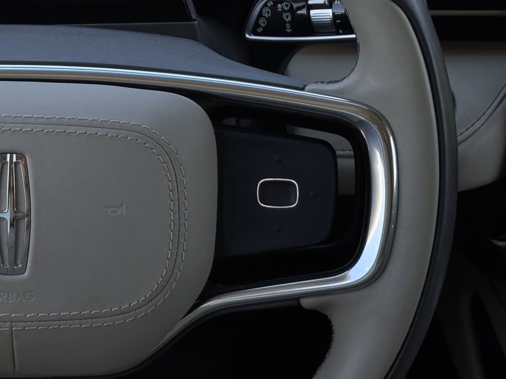 Used 2024 Lincoln Nautilus Reserve w/ Equipment Group 203A image 14