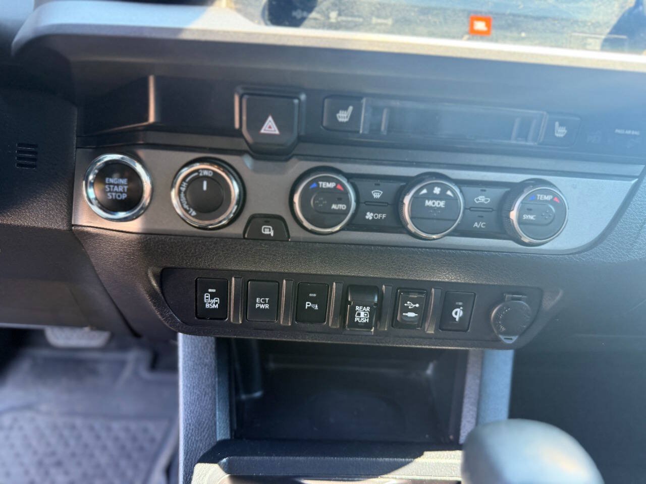 Used 2019 Toyota Tacoma TRD Sport w/ TRD Premium Sport Package AWD/4WD image 28