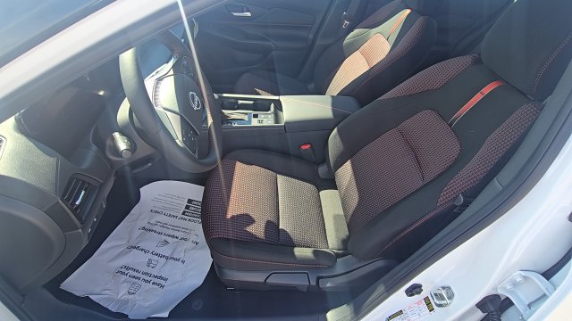 Used 2027 Nissan Sentra SR w/ SR All Weather Package FWD image 23