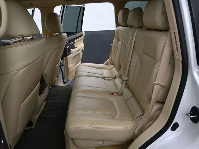 Used 2021 Lexus LX 570 4WD w/ Luxury Package image 17