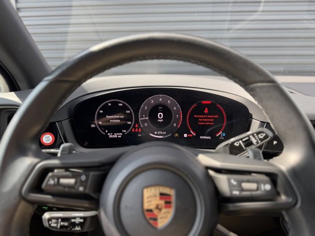 Used 2024 Porsche Cayenne image 17