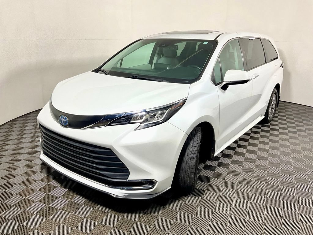 Used 2022 Toyota Sienna XLE FWD image 11