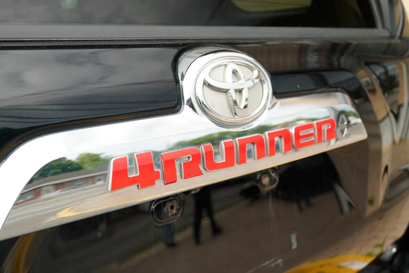 Used 2010 Toyota 4Runner Limited AWD/4WD image 12