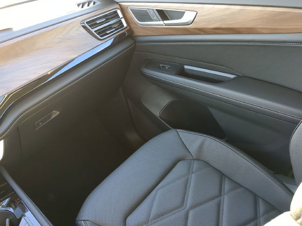 New 2026 Volkswagen Atlas SE FWD image 17