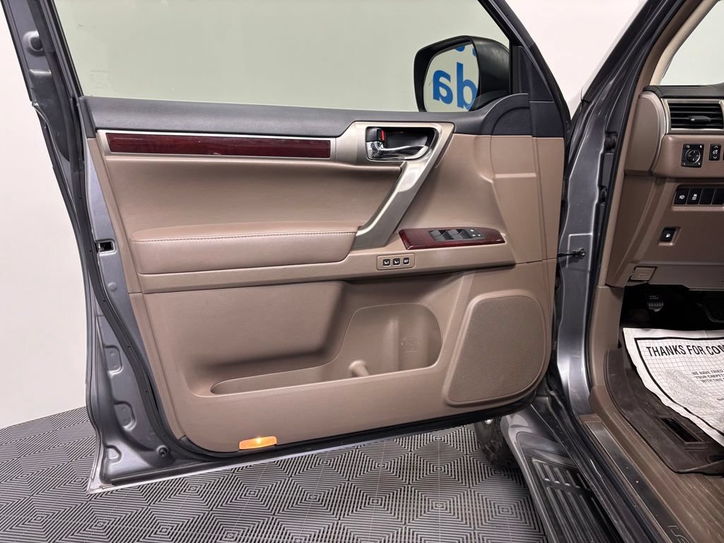 Used 2018 Lexus GX 460 Premium w/ Premium Package AWD/4WD image 11