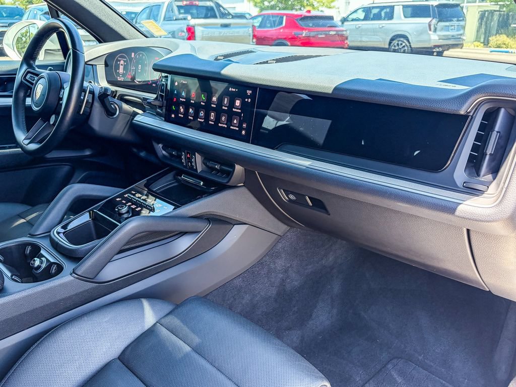 Used 2024 Porsche Cayenne AWD/4WD image 34