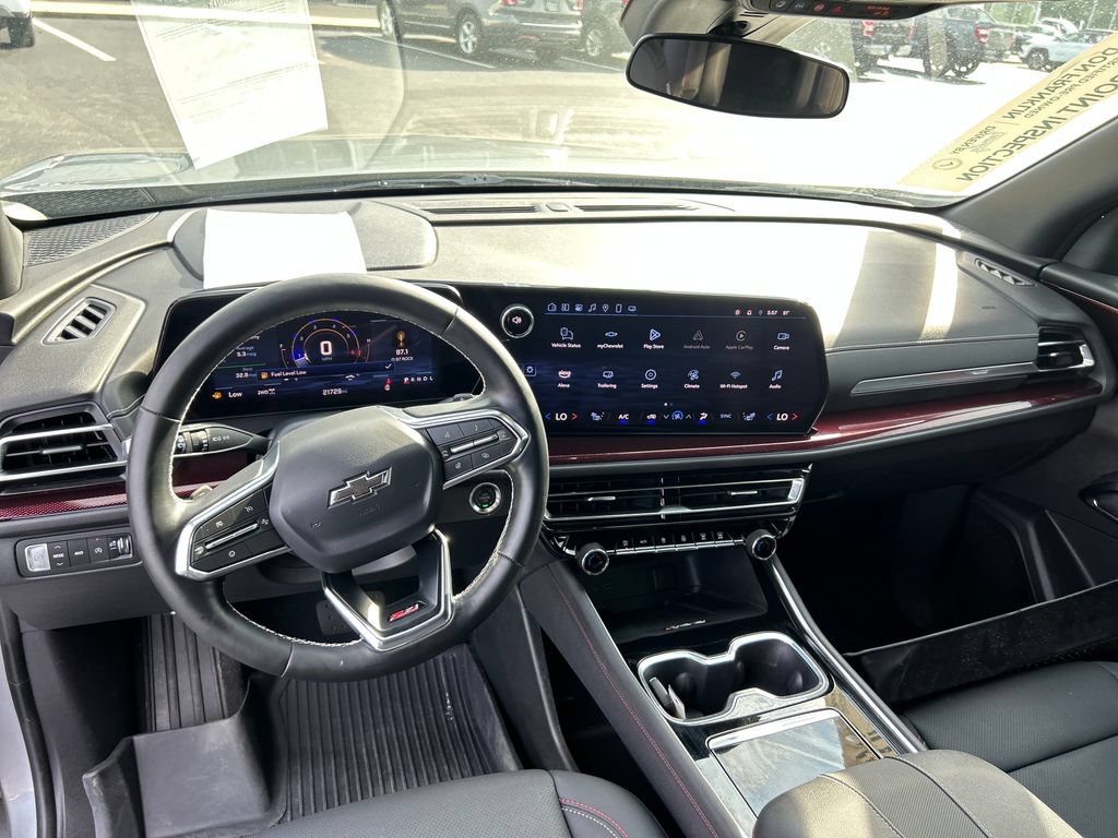 Used 2025 Chevrolet Traverse Z71 w/ LPO, Floor Liner Package AWD/4WD image 15