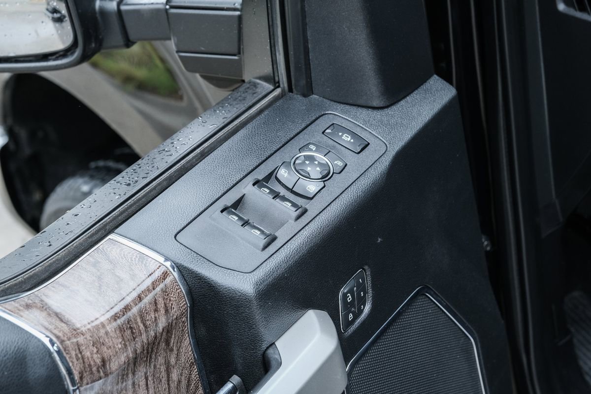 Used 2019 Ford F250 Lariat w/ Lariat Ultimate Package AWD/4WD image 44
