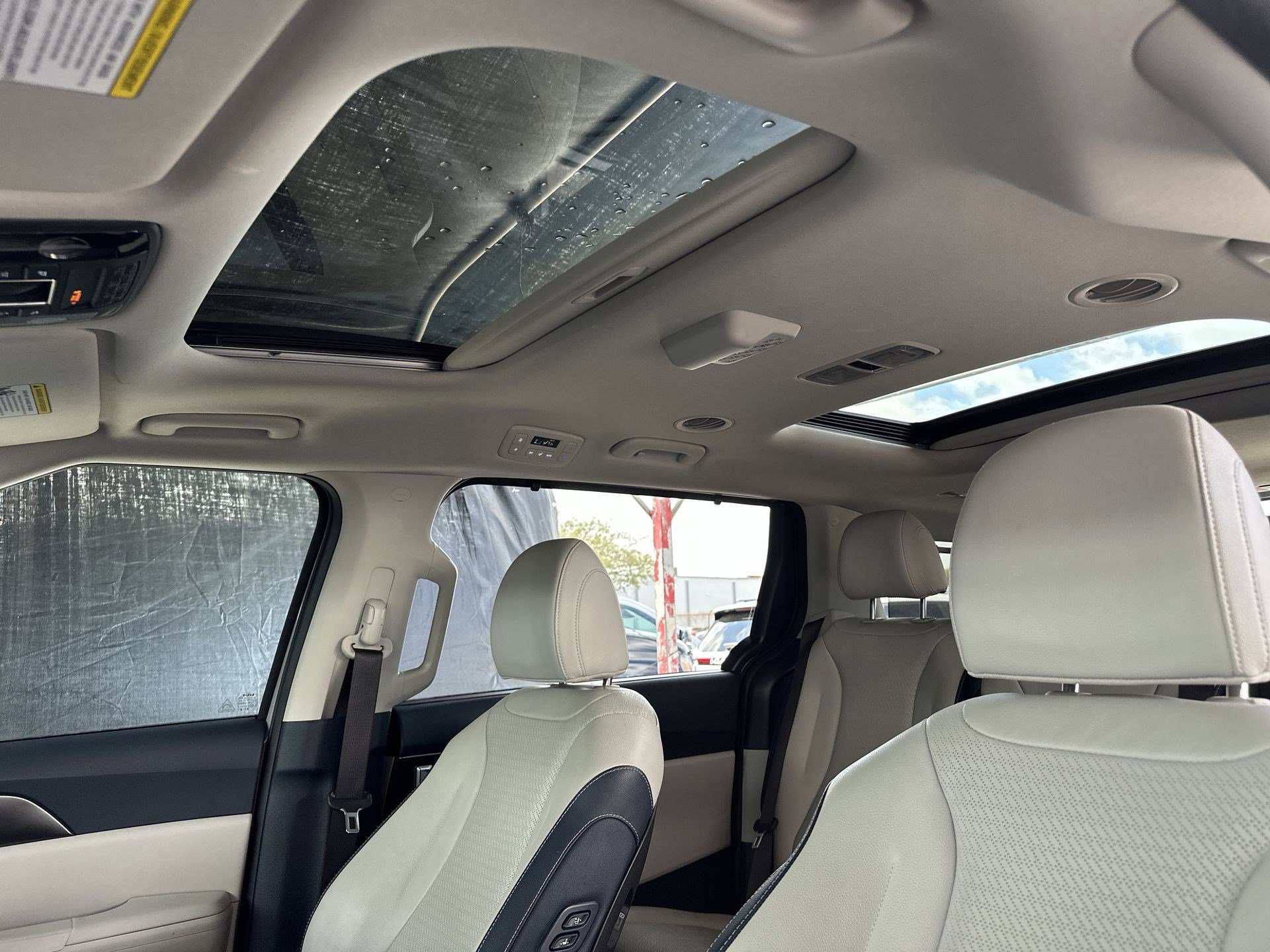 Used 2025 Kia Carnival SX Prestige image 16