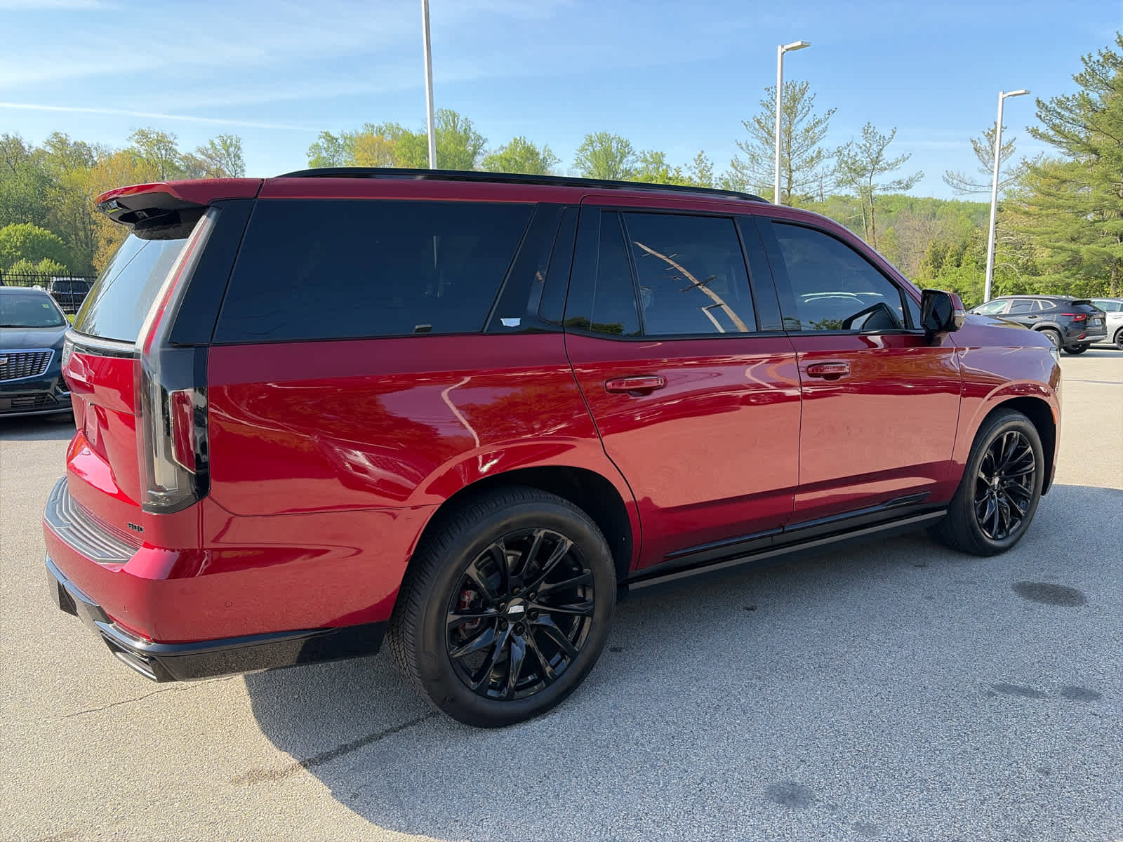 Certified 2023 Cadillac Escalade Sport w/ LPO, ONYX Package AWD/4WD image 4