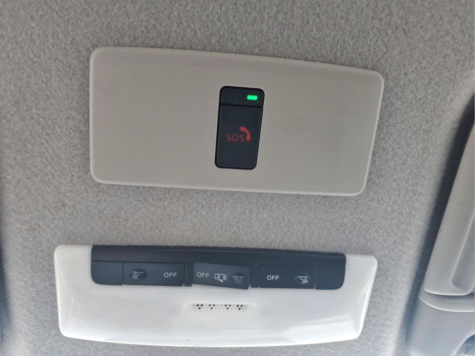 Used 2023 Nissan Kicks SR w/ SR Premium Package FWD image 28