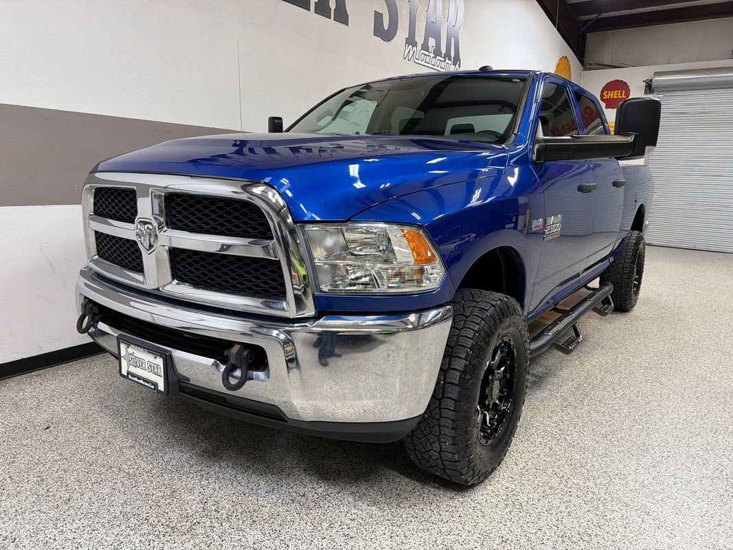 Used 2018 RAM 2500 Tradesman w/ Chrome Appearance Group AWD/4WD image 3