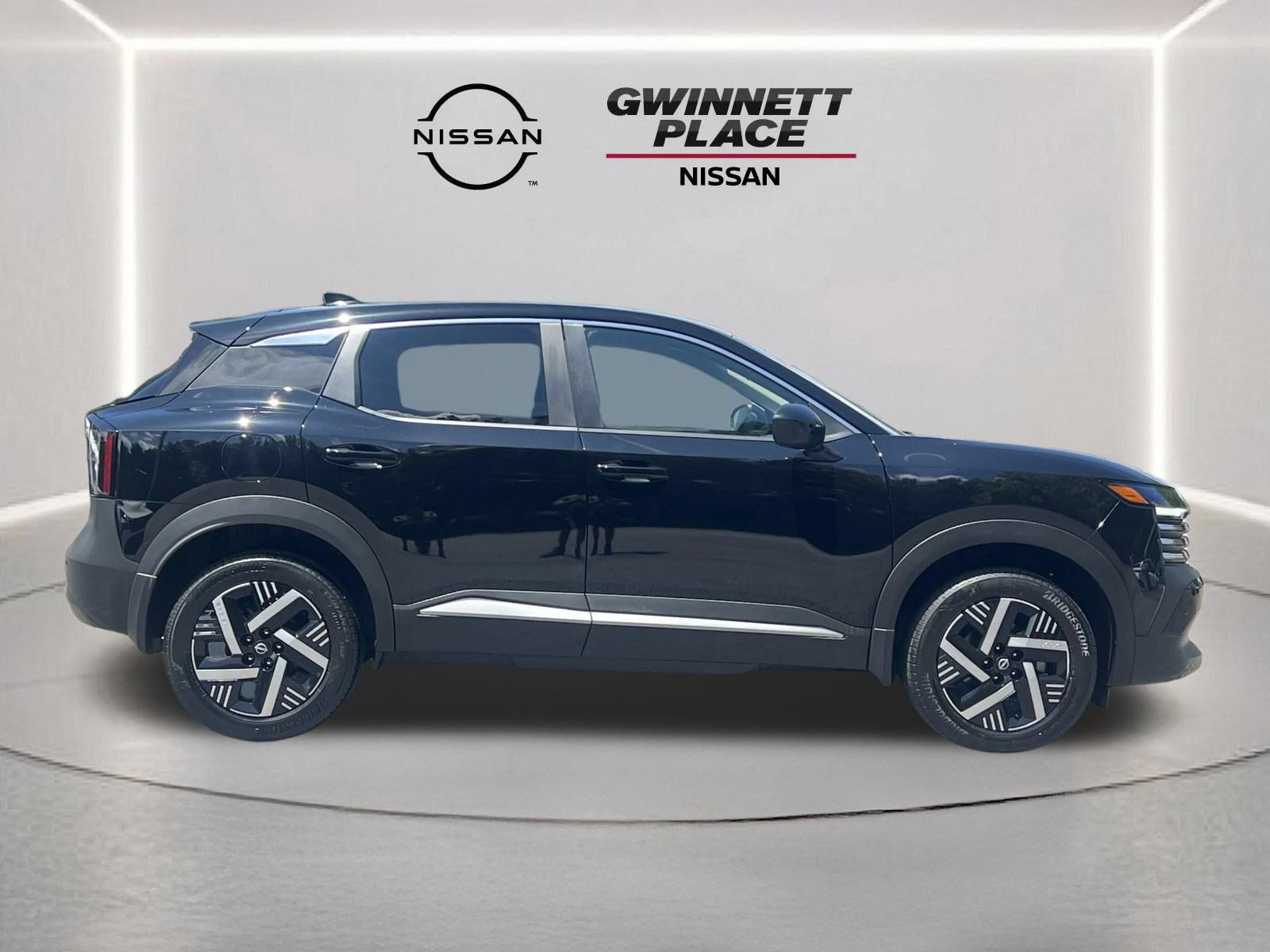 Used 2025 Nissan Kicks SV FWD image 24