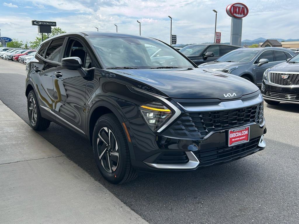 New 2025 Kia Sportage LX image 3