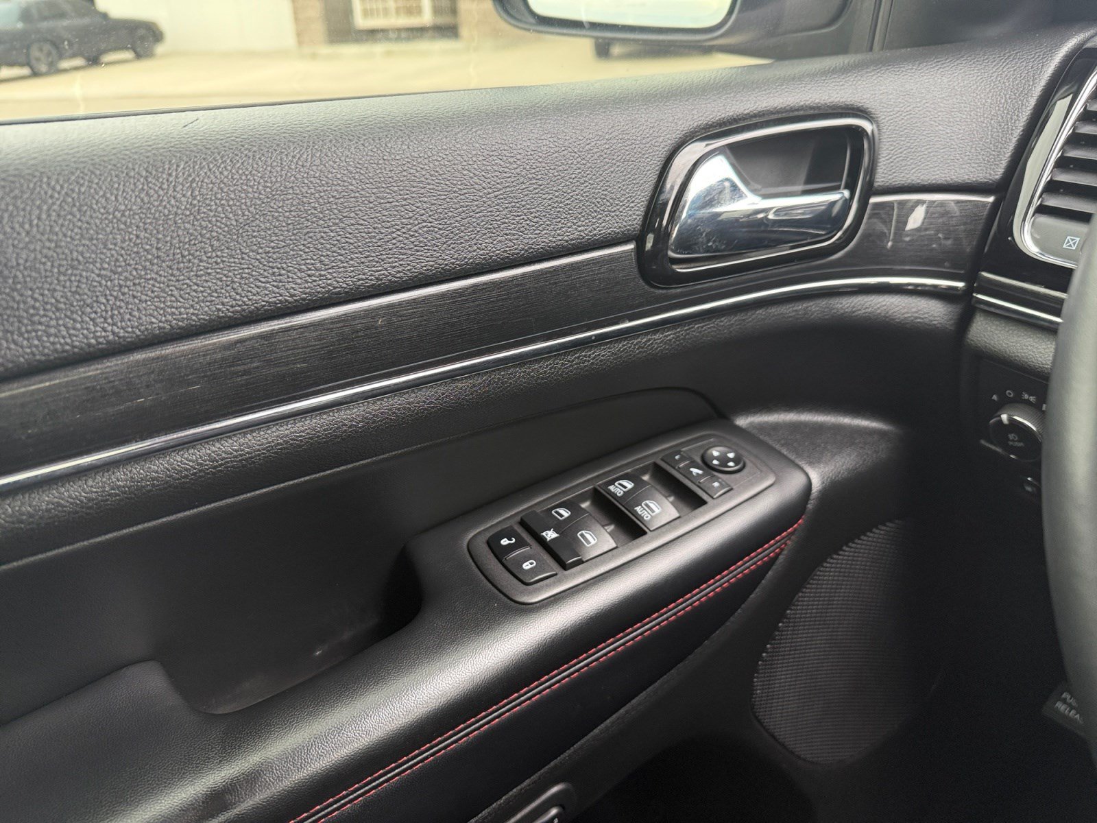 Used 2021 Jeep Grand Cherokee Trailhawk AWD/4WD image 17