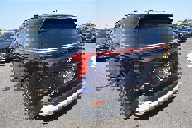 New 2026 Kia Carnival EX image 5